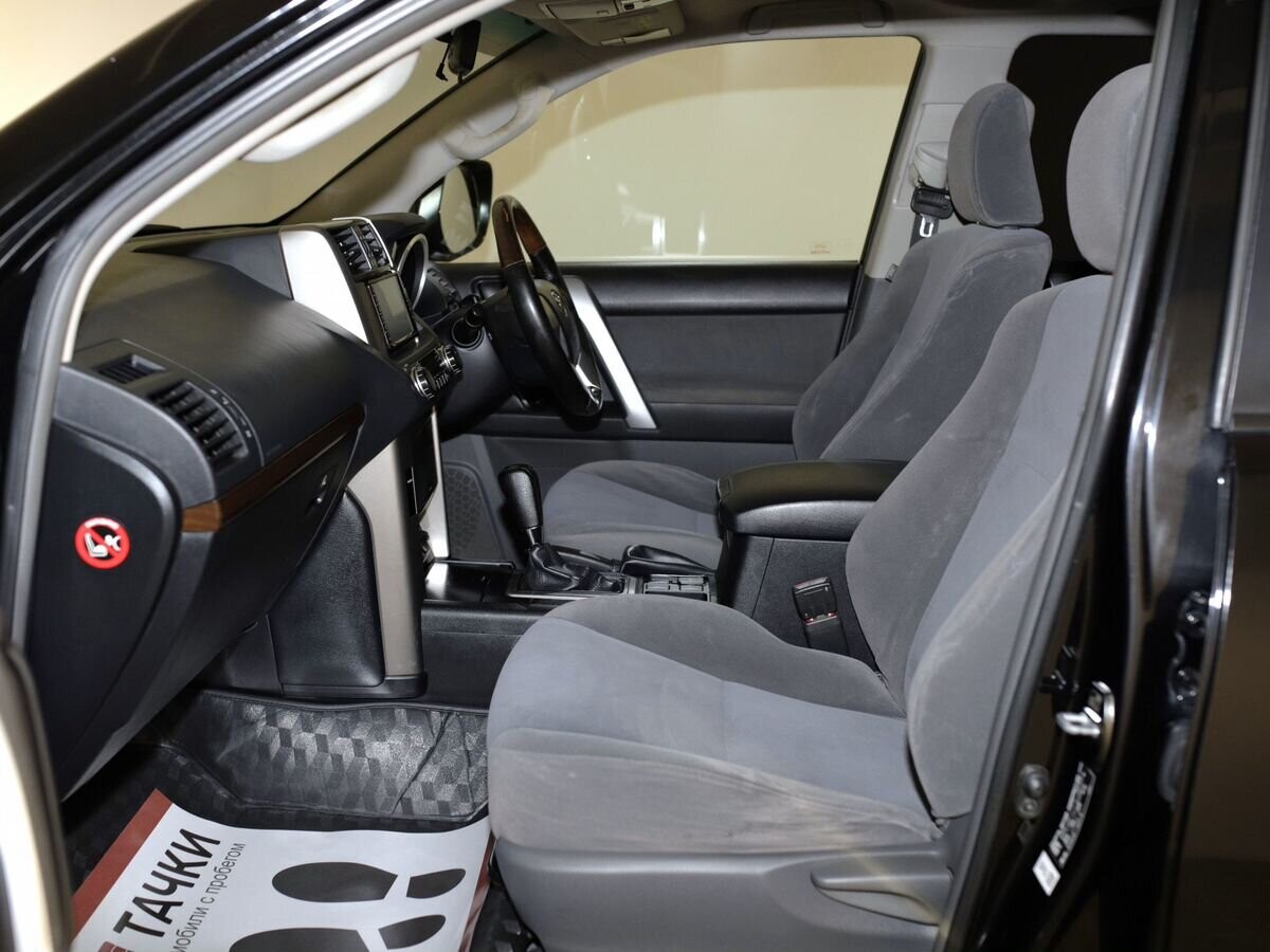 Toyota Land Cruiser Prado 2011 - фото автомобиля