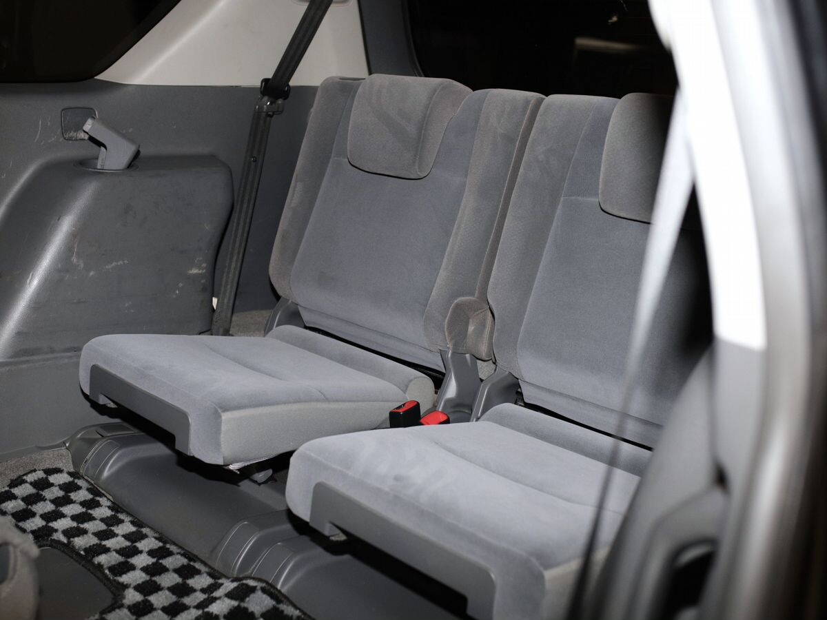 Toyota Land Cruiser Prado 2011 - фото автомобиля
