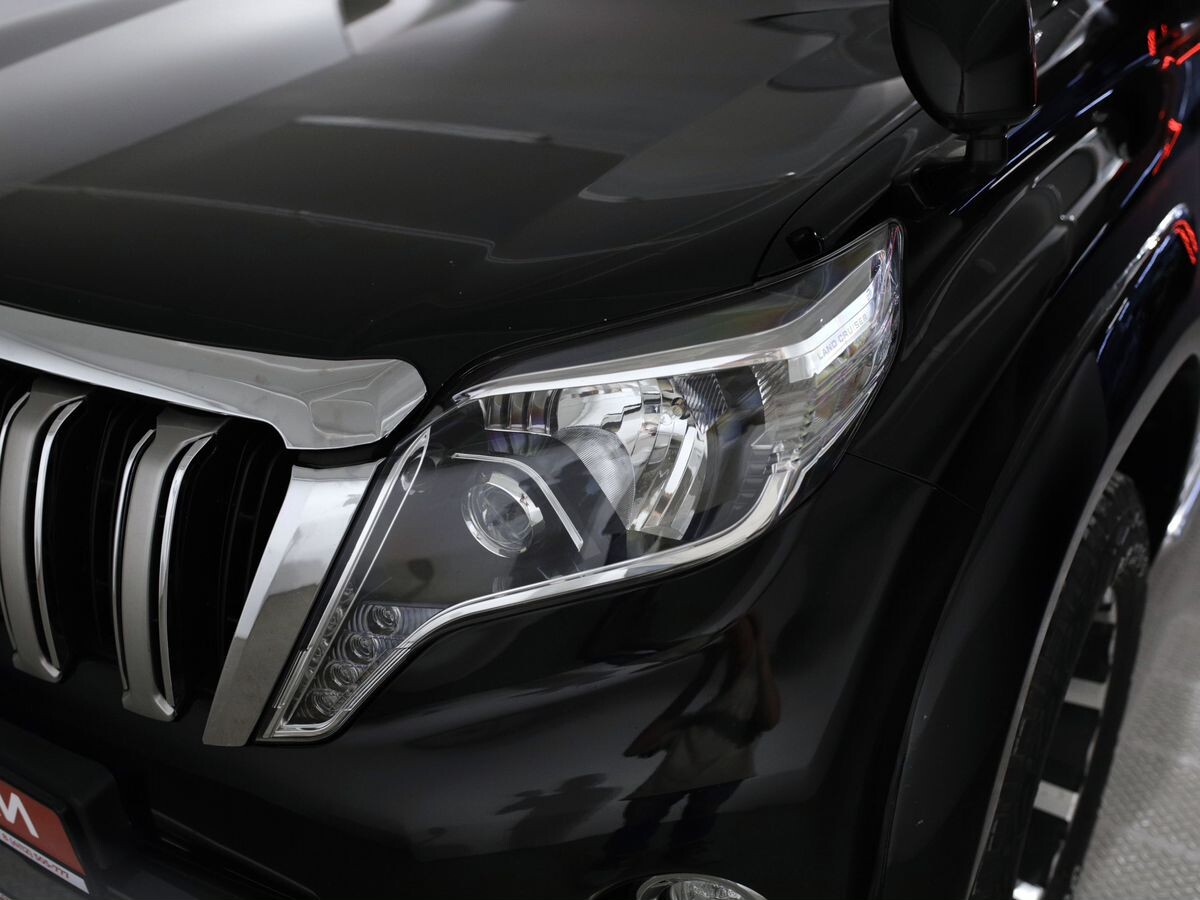 Toyota Land Cruiser Prado 2011 - фото автомобиля