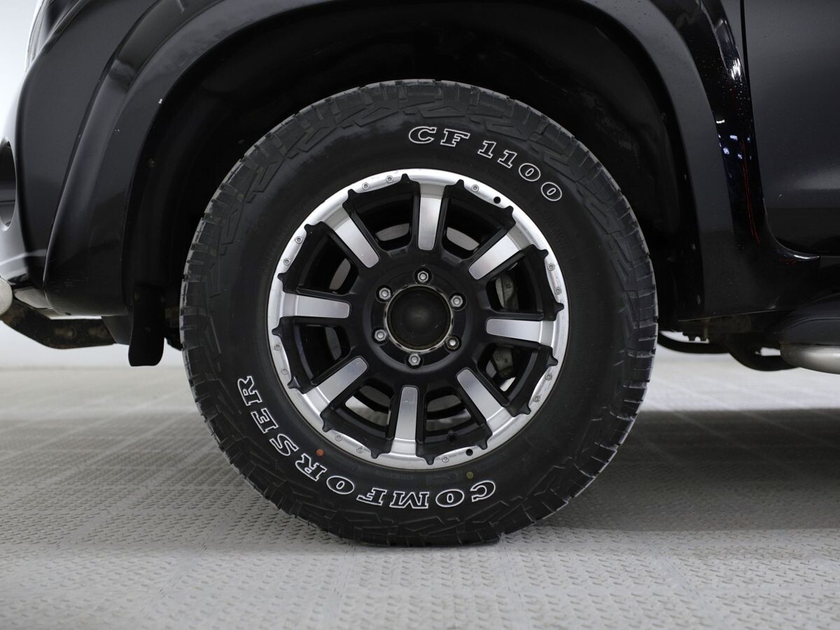Toyota Land Cruiser Prado 2011 - фото автомобиля