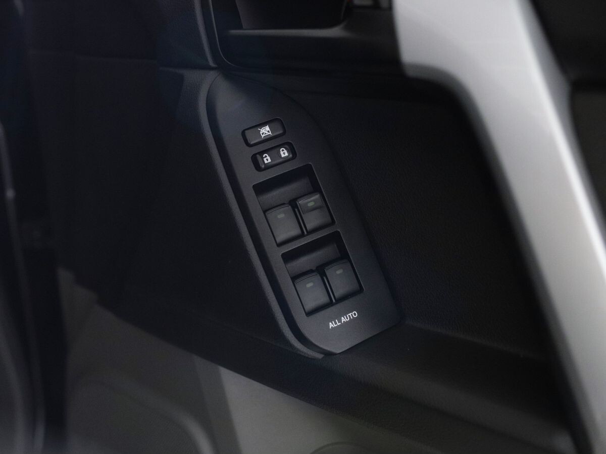 Toyota Land Cruiser Prado 2011 - фото автомобиля
