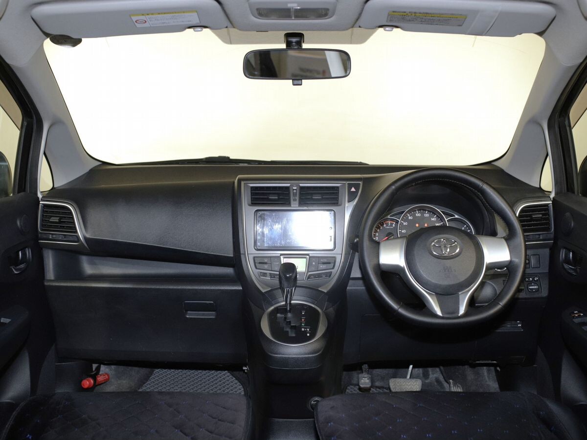 Toyota Ractis 2011 - фото автомобиля