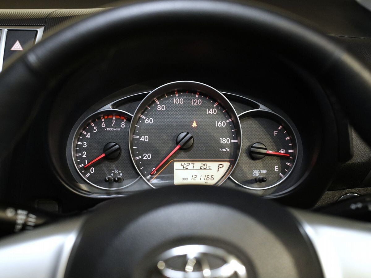 Toyota Ractis 2011 - фото автомобиля