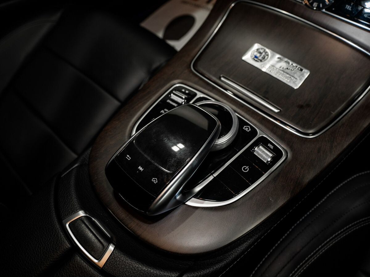 Mercedes-Benz E-Class 2019 - фото автомобиля