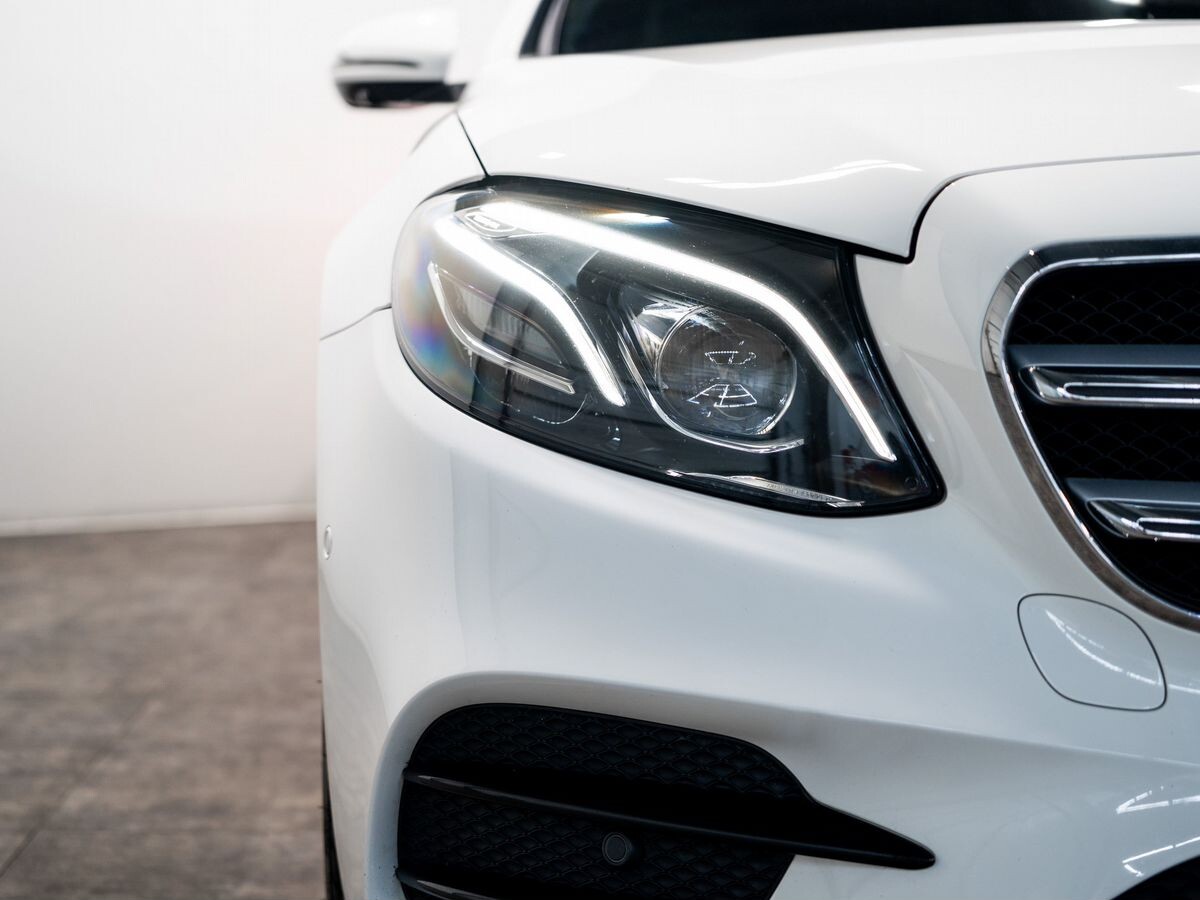 Mercedes-Benz E-Class 2019 - фото автомобиля