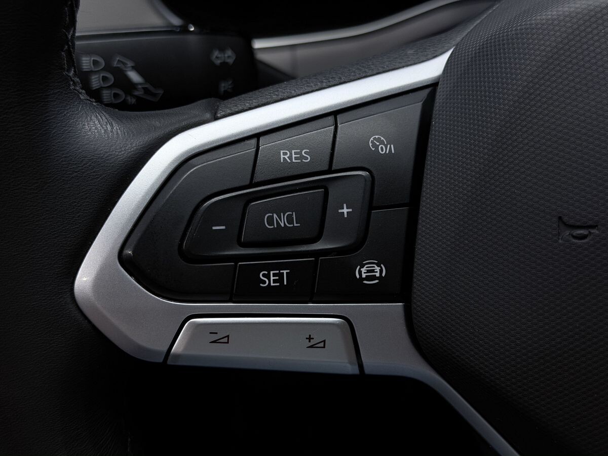Volkswagen Bora 2023 - фото автомобиля