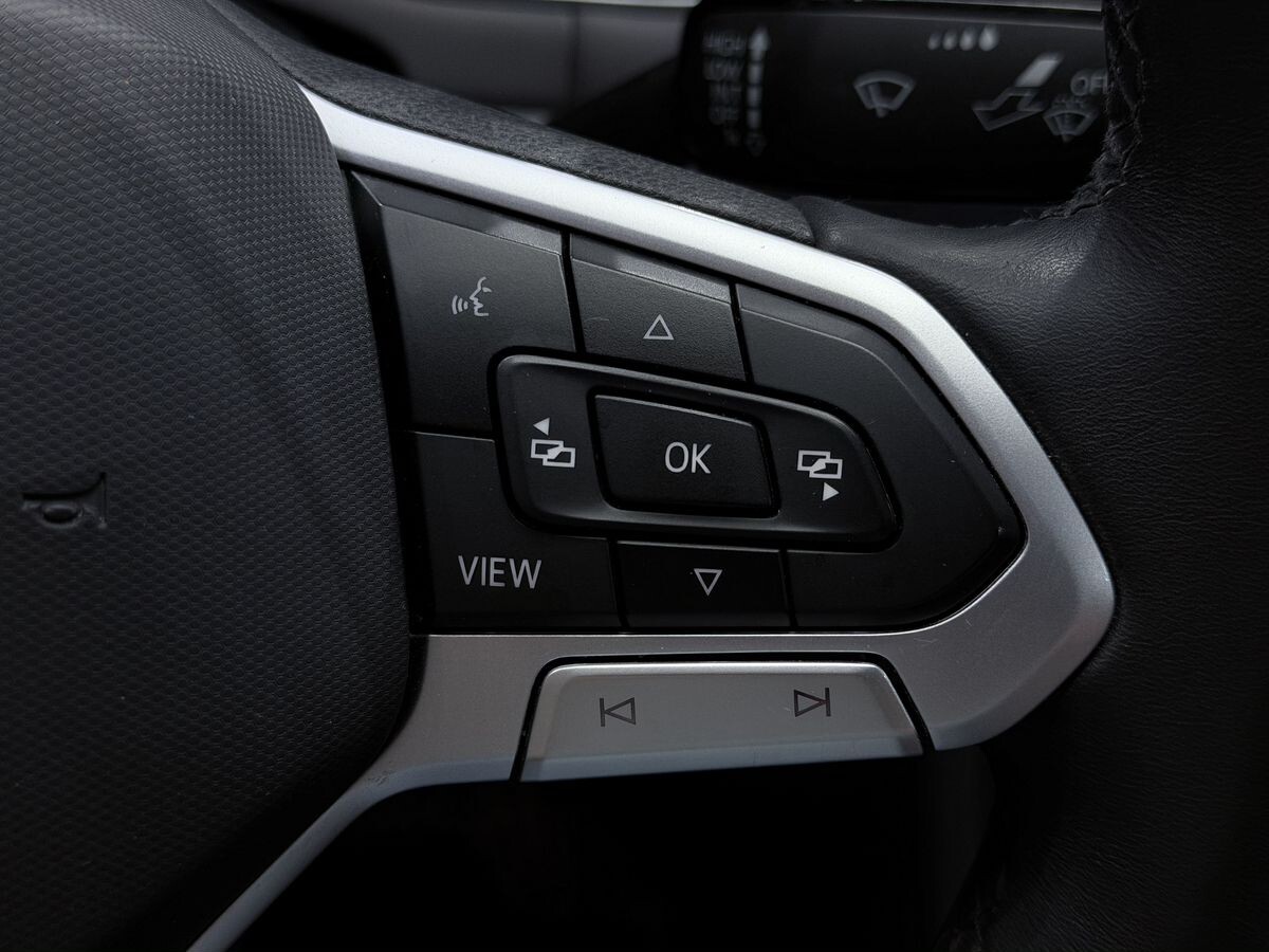 Volkswagen Bora 2023 - фото автомобиля