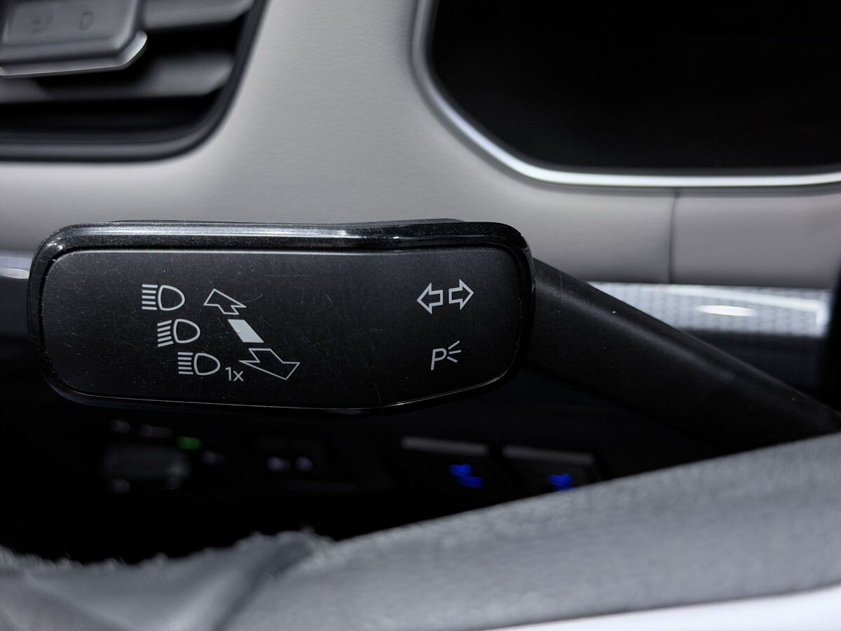 Volkswagen Bora 2023 - фото автомобиля