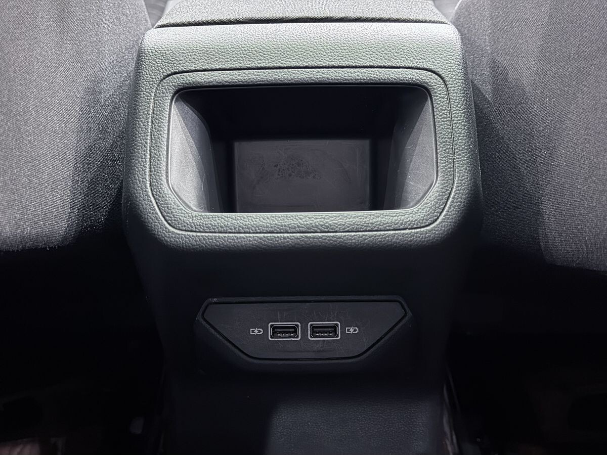 Volkswagen Bora 2023 - фото автомобиля