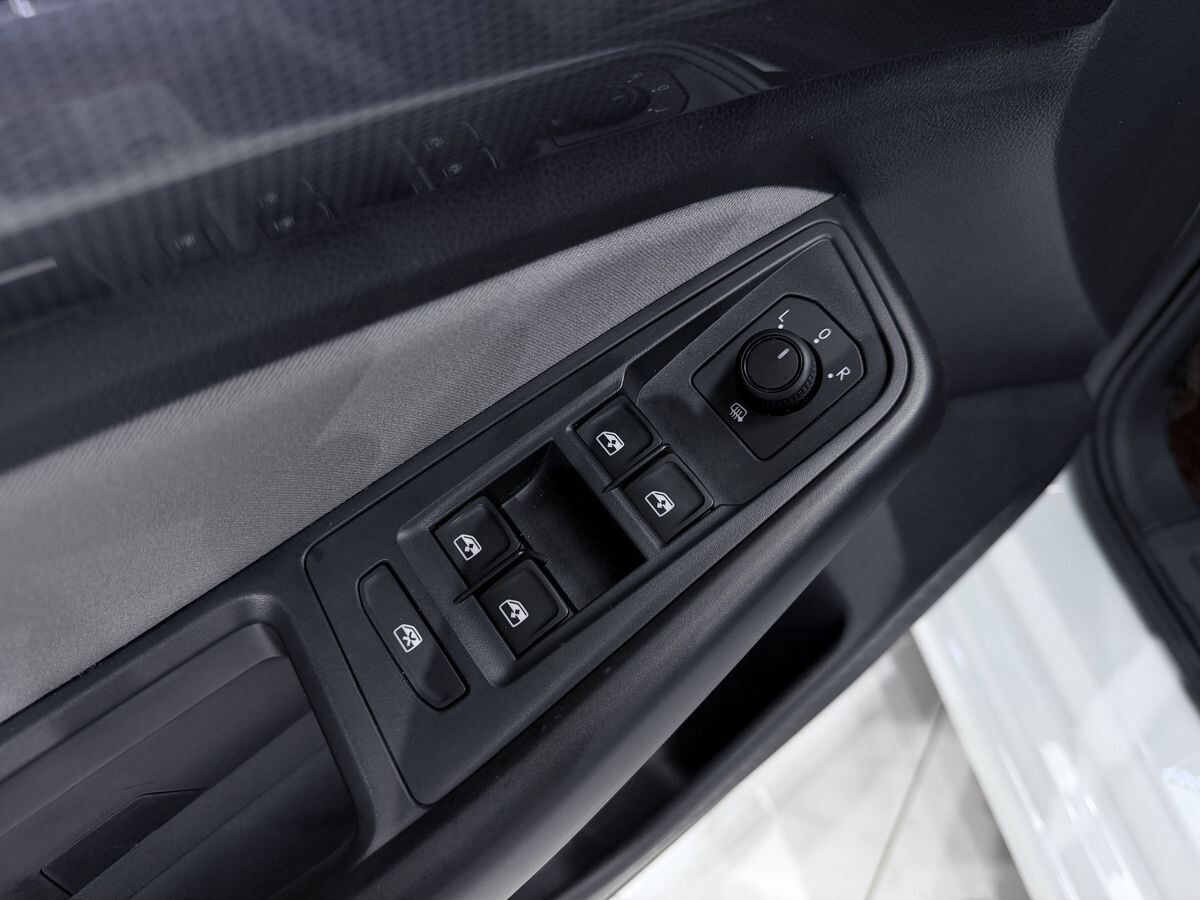 Volkswagen Bora 2023 - фото автомобиля
