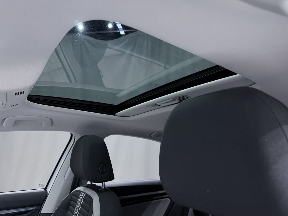 Volkswagen Bora 2023 - фото автомобиля