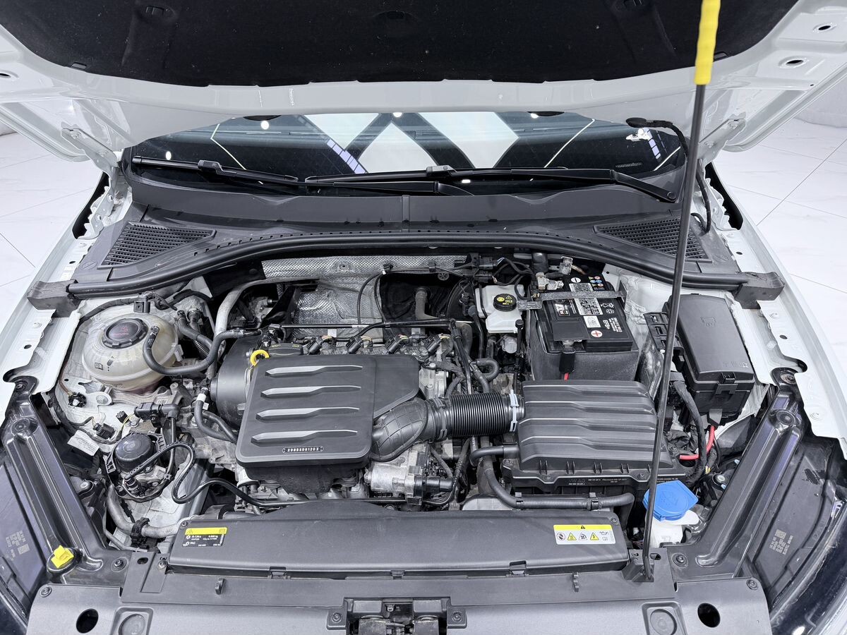 Volkswagen Bora 2023 - фото автомобиля