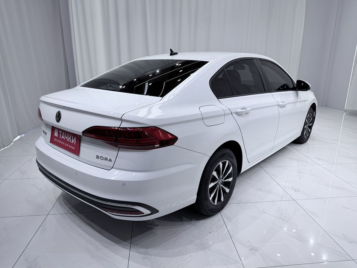 Volkswagen Bora 2023 - фото автомобиля