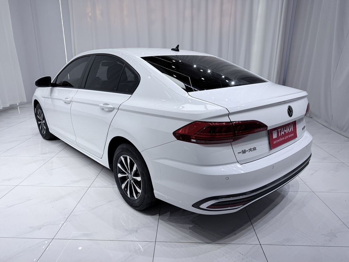 Volkswagen Bora 2023 - фото автомобиля