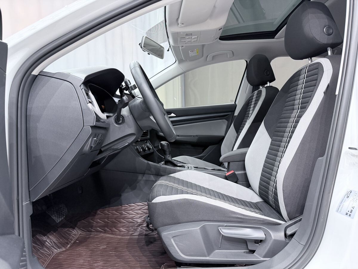 Volkswagen Bora 2023 - фото автомобиля