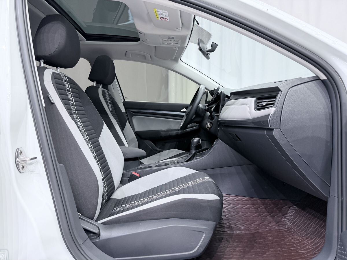 Volkswagen Bora 2023 - фото автомобиля
