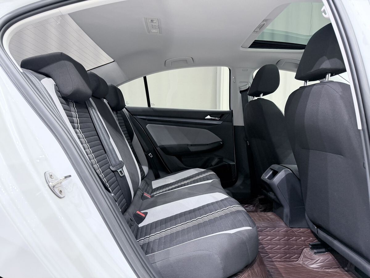 Volkswagen Bora 2023 - фото автомобиля