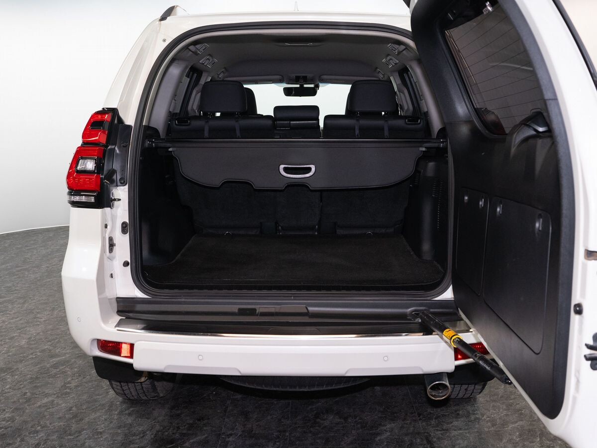 Toyota Land Cruiser Prado 2018 - фото автомобиля