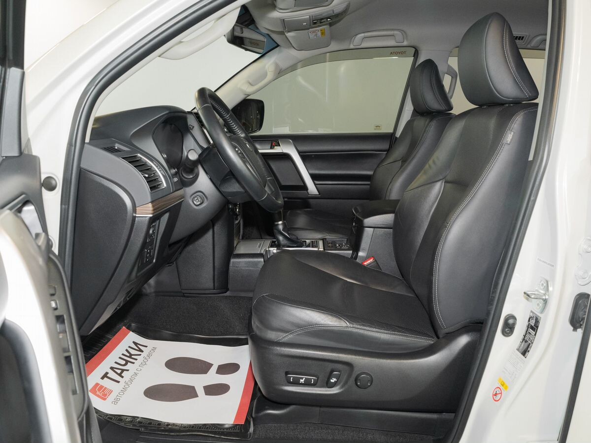 Toyota Land Cruiser Prado 2018 - фото автомобиля
