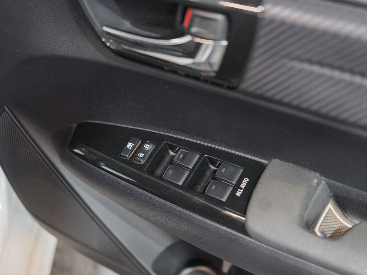Toyota Corolla Fielder 2013 - фото автомобиля