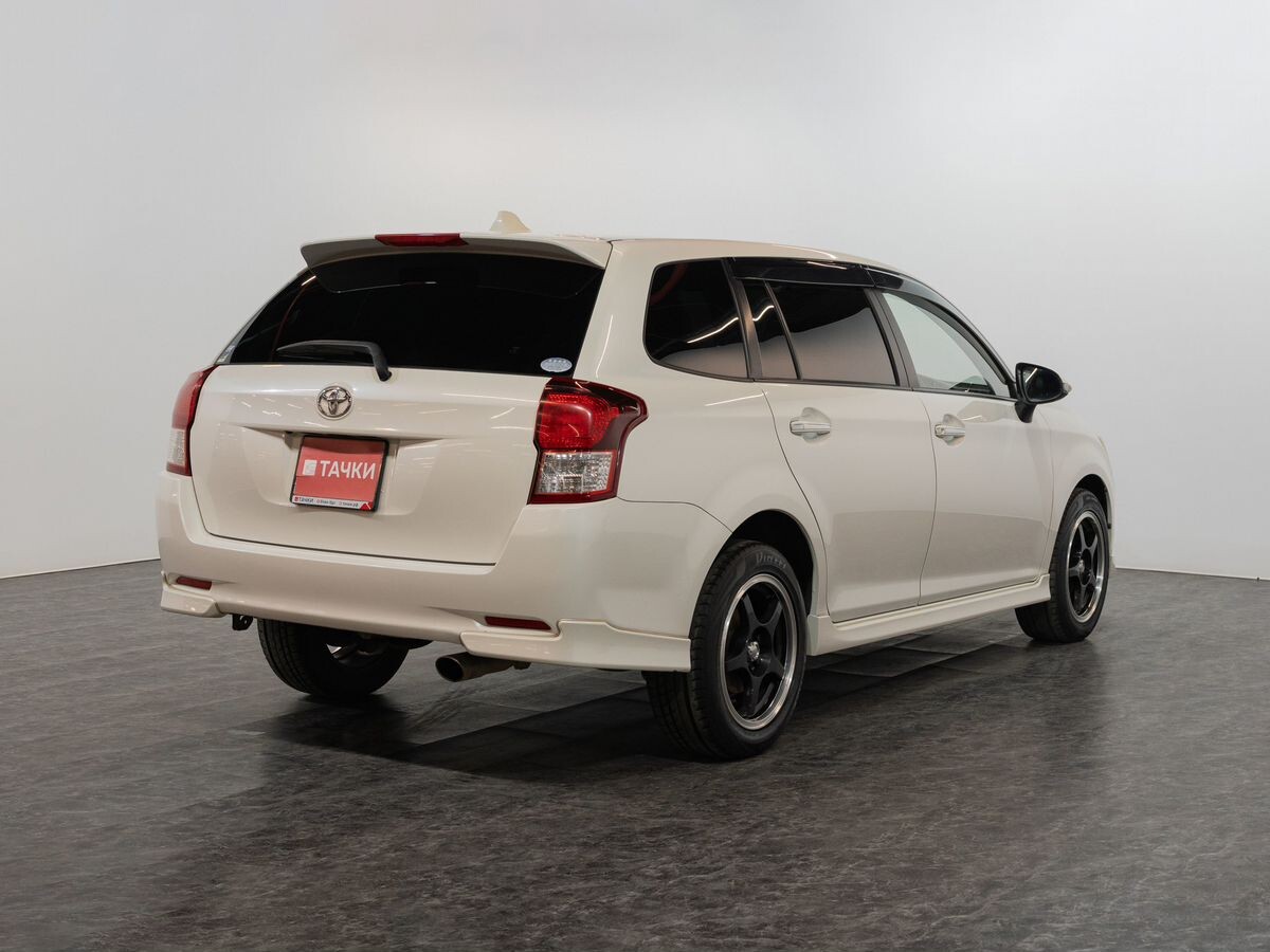 Toyota Corolla Fielder 2013 - фото автомобиля