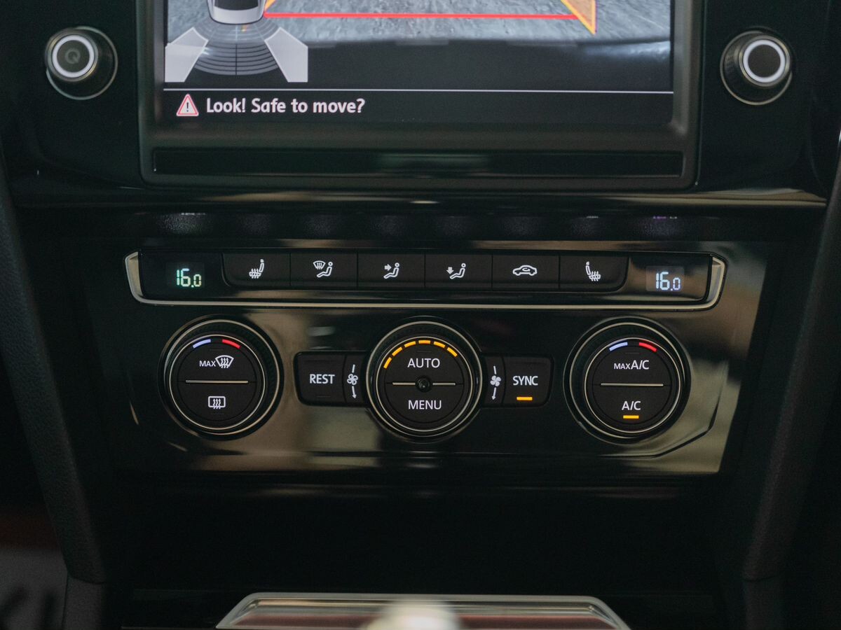 Volkswagen Passat 2016 - фото автомобиля