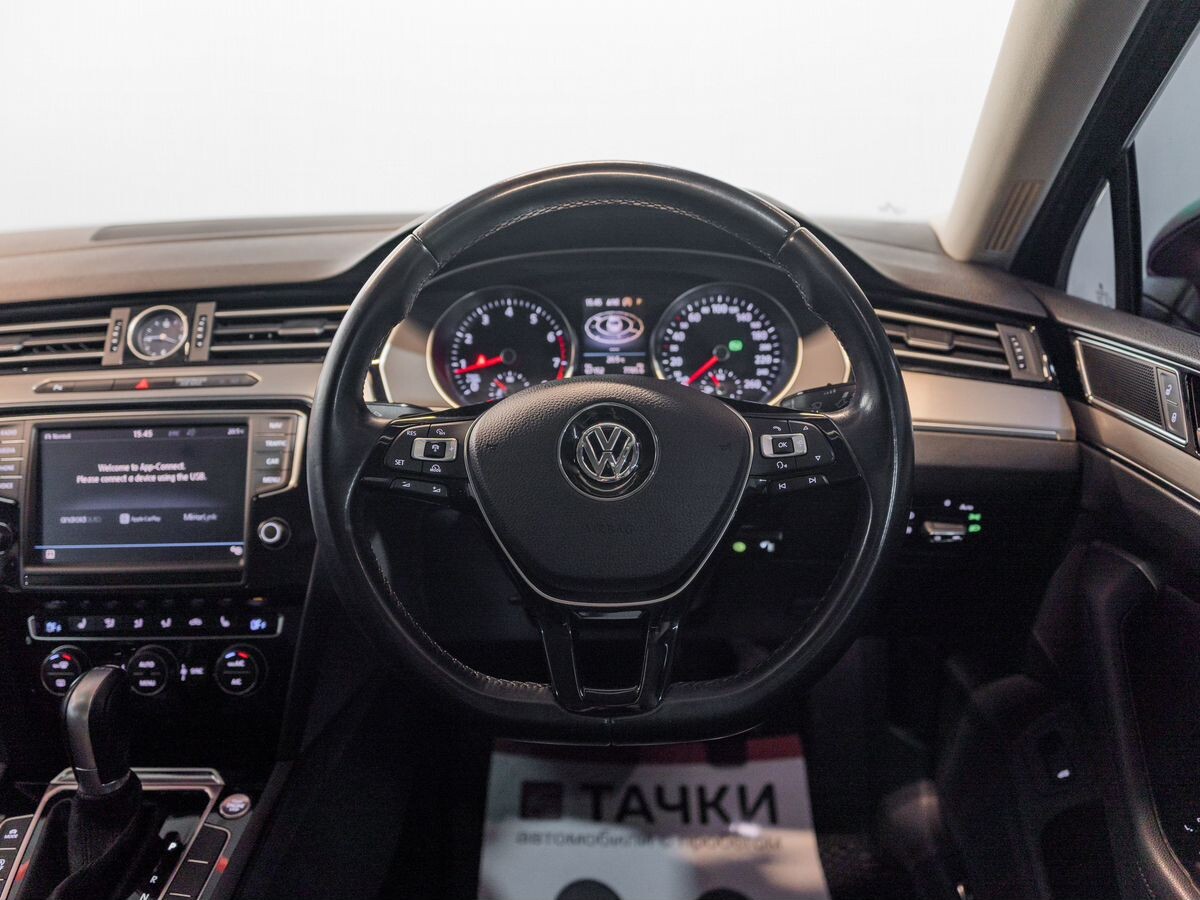 Volkswagen Passat 2016 - фото автомобиля