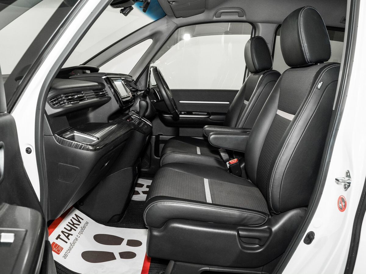 Honda Stepwgn 2017 - фото автомобиля