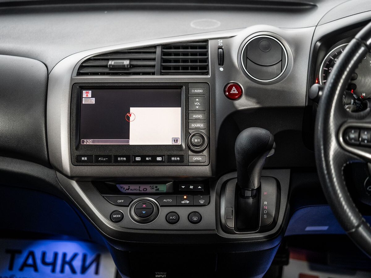Honda Stream 2008 - фото автомобиля