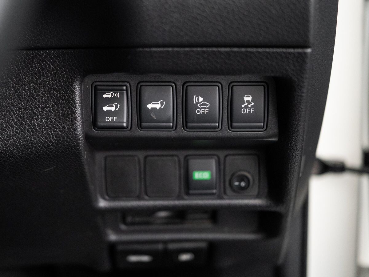 Nissan X-Trail 2015 - фото автомобиля