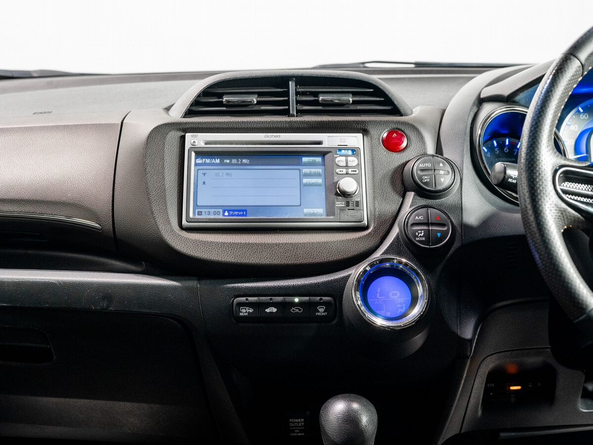 Honda Fit Shuttle 2012 - фото автомобиля