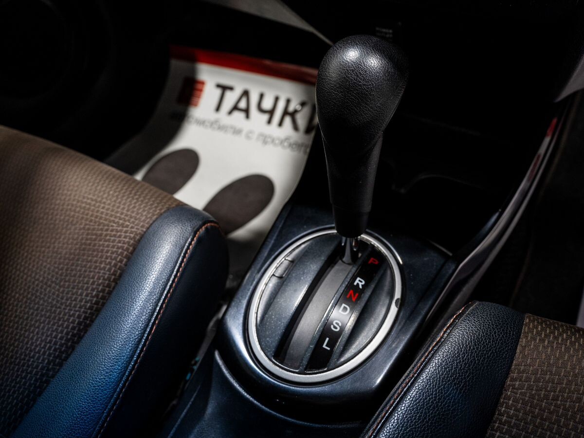 Honda Fit Shuttle 2012 - фото автомобиля