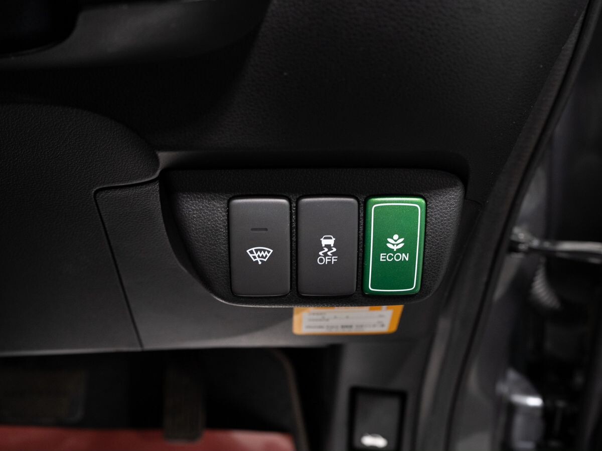 Honda Fit Shuttle 2012 - фото автомобиля