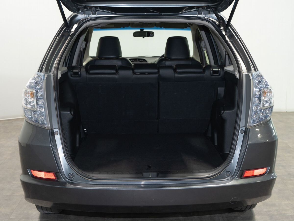 Honda Fit Shuttle 2012 - фото автомобиля