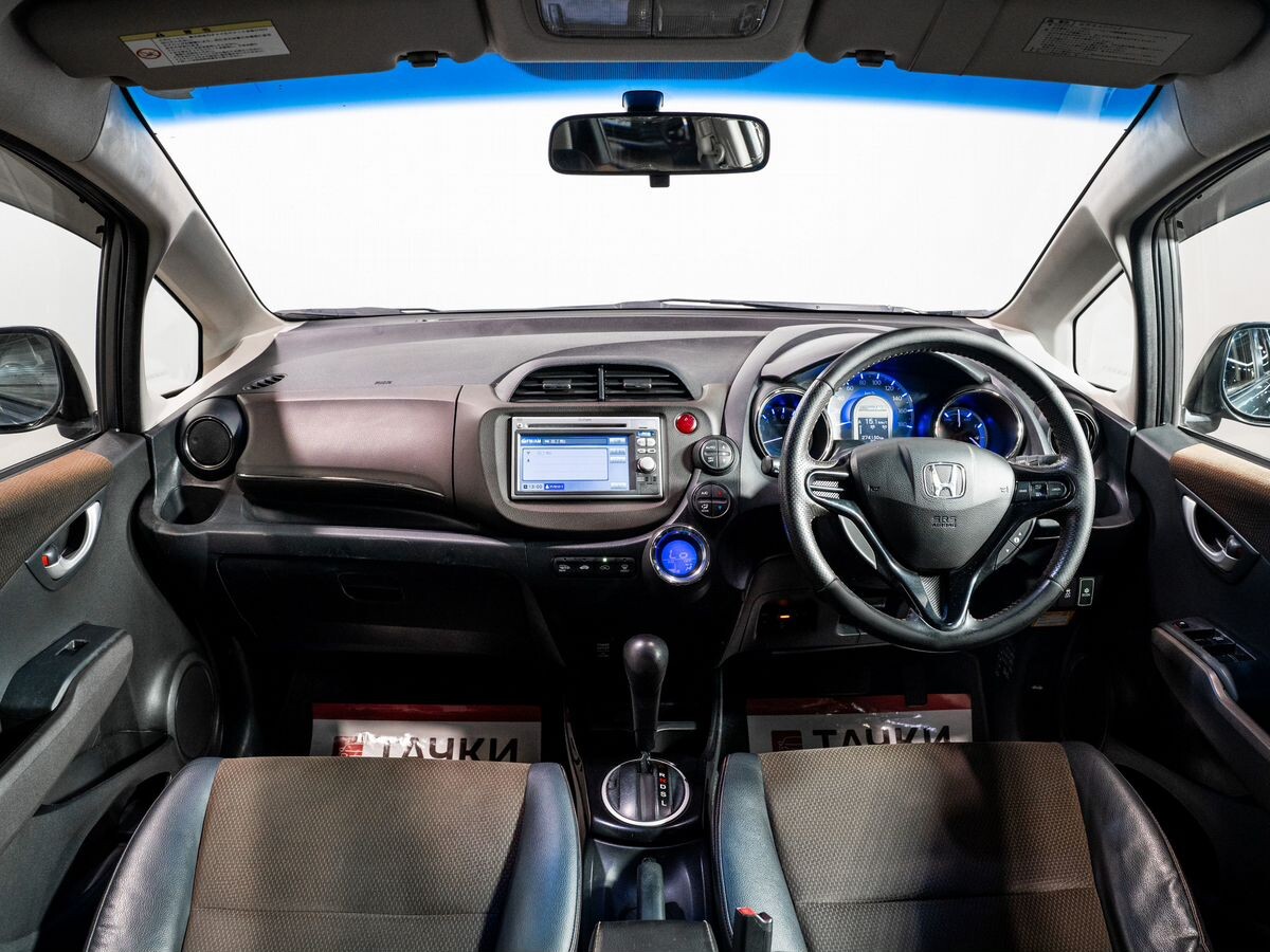 Honda Fit Shuttle 2012 - фото автомобиля