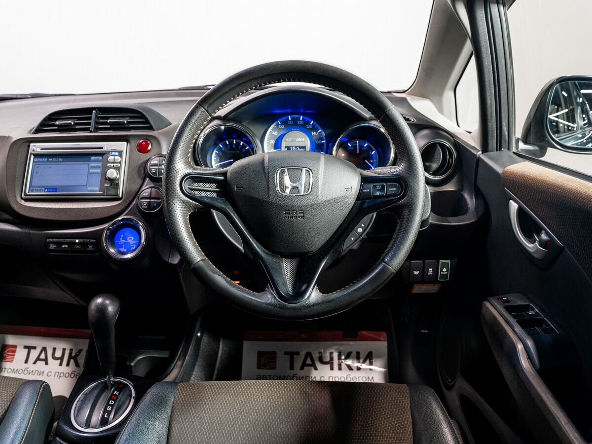 Honda Fit Shuttle 2012 - фото автомобиля