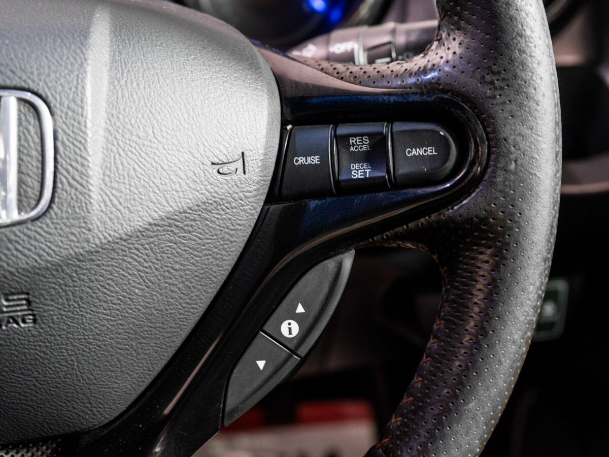 Honda Fit Shuttle 2012 - фото автомобиля