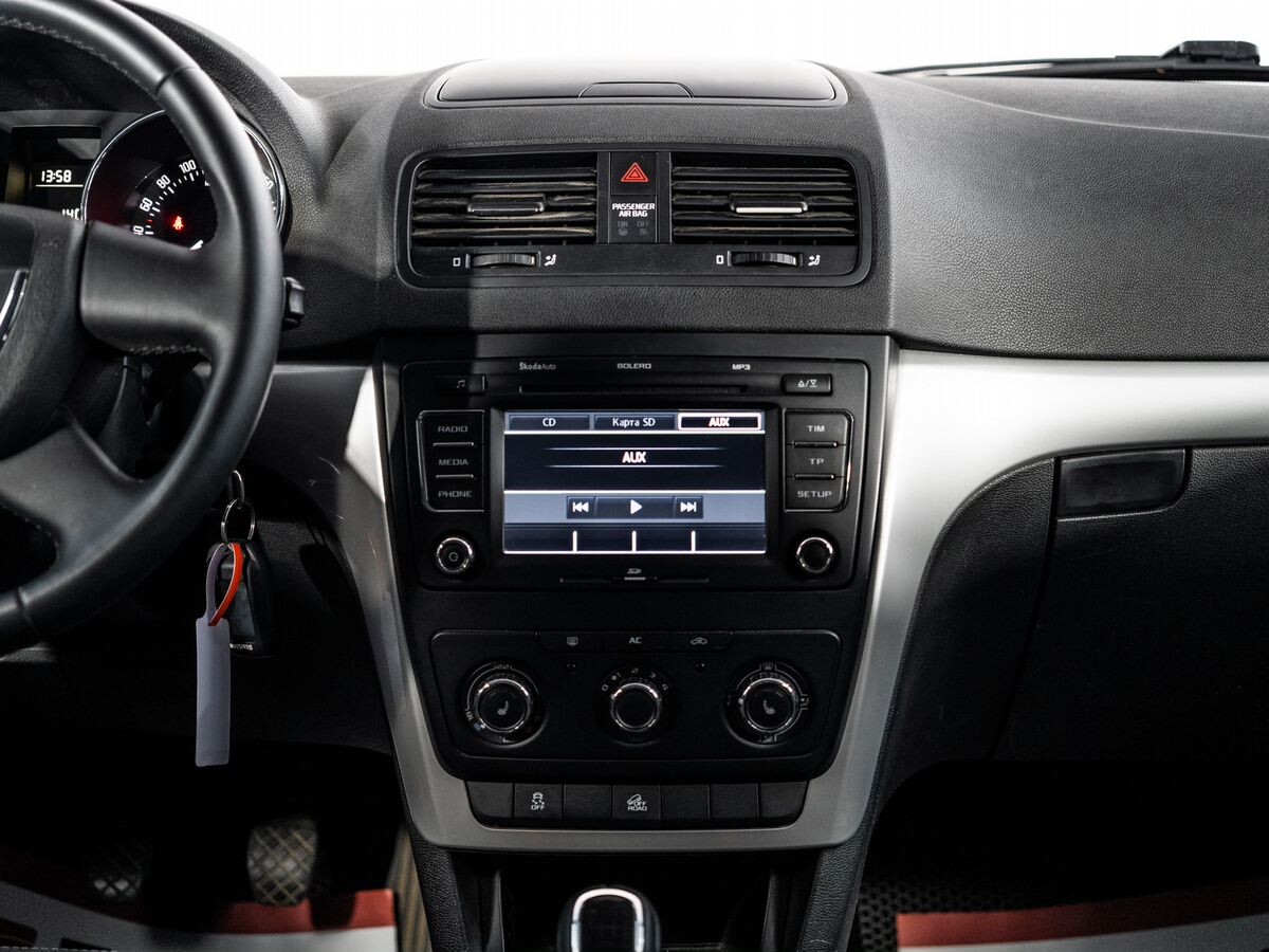 Skoda Yeti 2012 - фото автомобиля