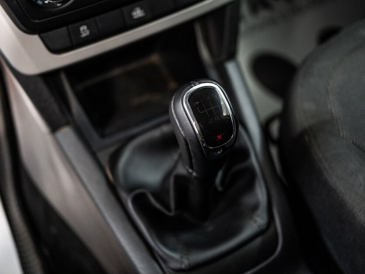 Skoda Yeti 2012 - фото автомобиля