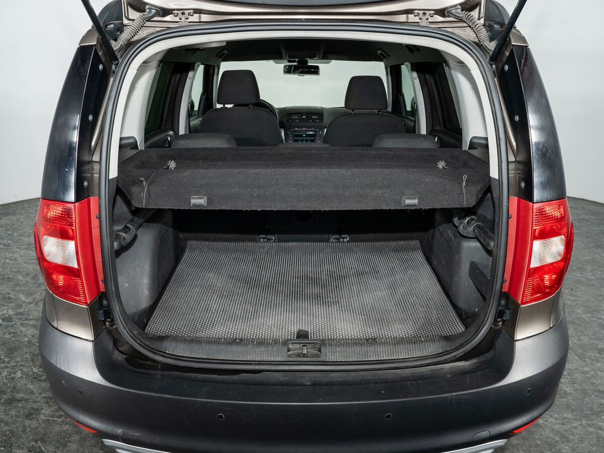 Skoda Yeti 2012 - фото автомобиля