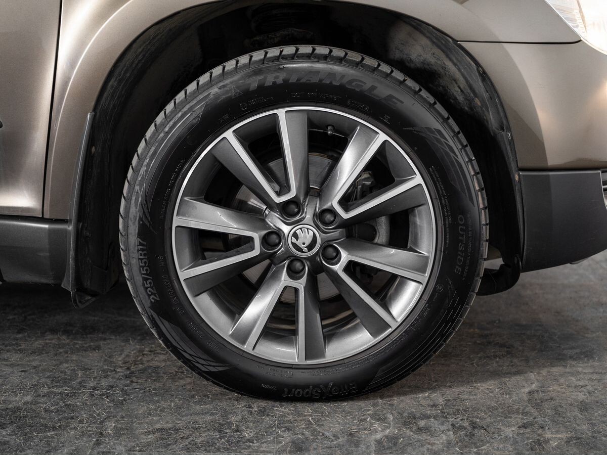 Skoda Yeti 2012 - фото автомобиля
