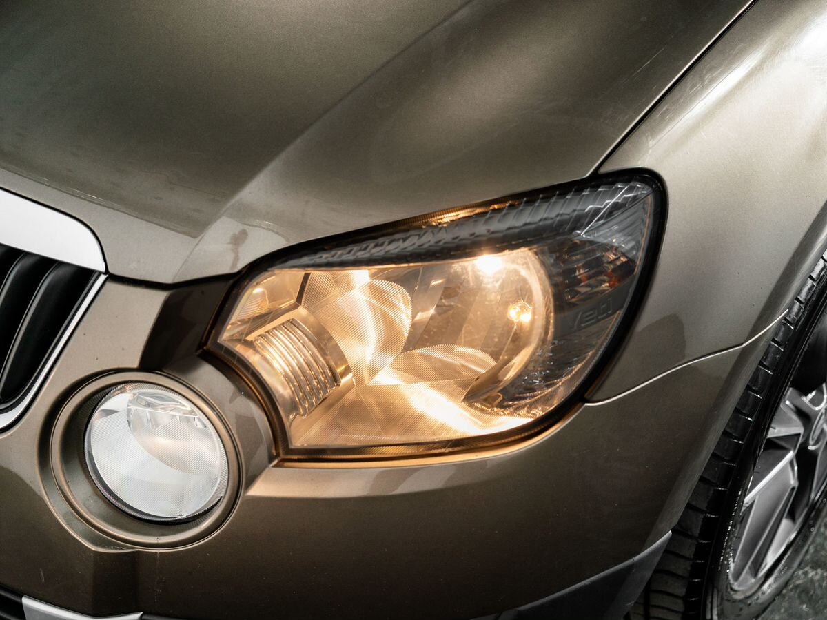 Skoda Yeti 2012 - фото автомобиля