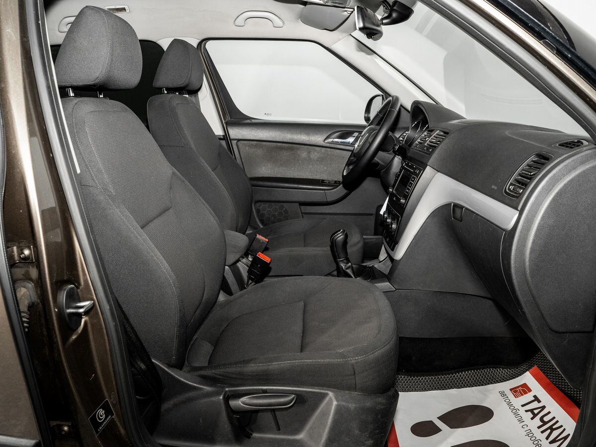 Skoda Yeti 2012 - фото автомобиля