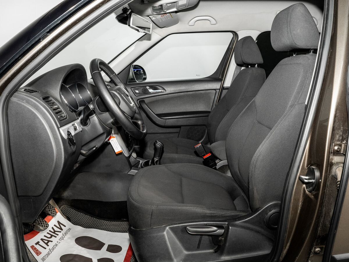 Skoda Yeti 2012 - фото автомобиля