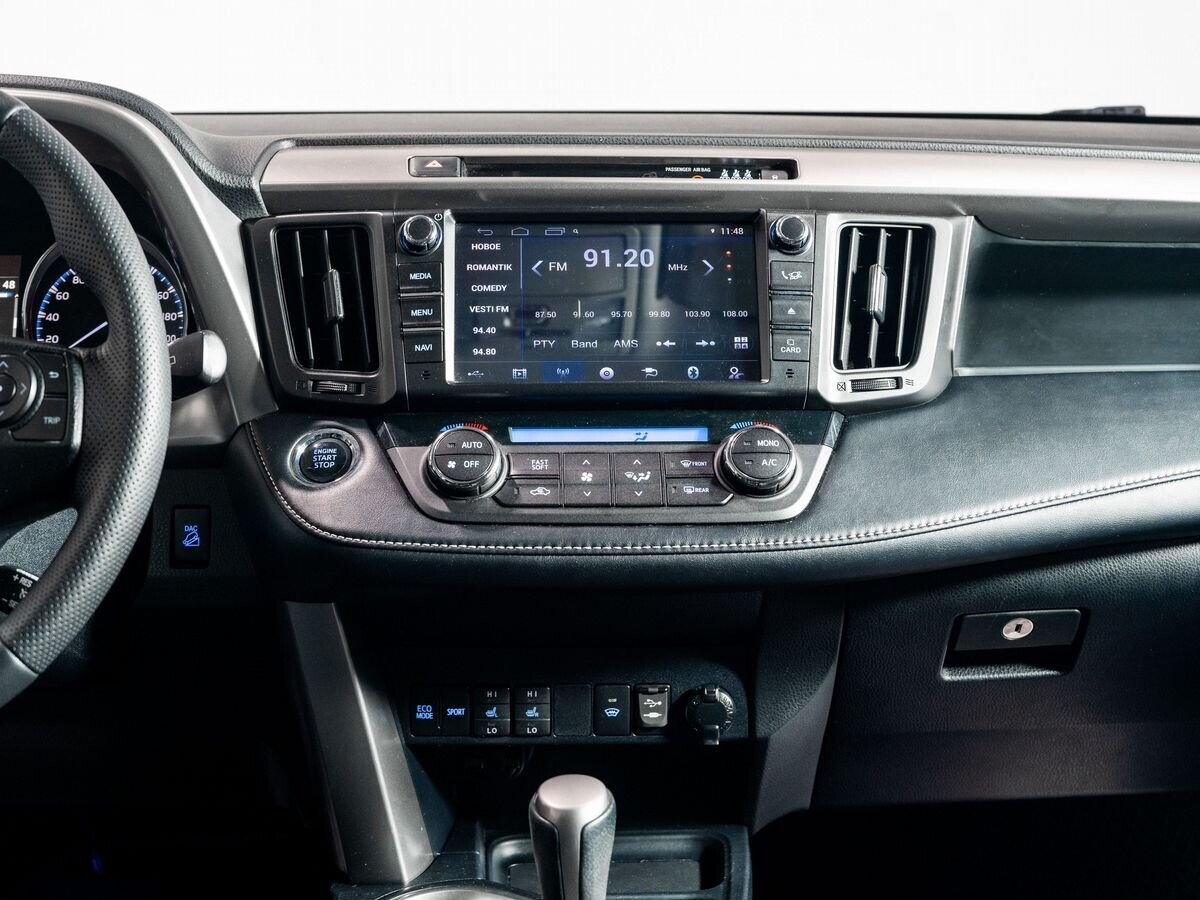 Toyota RAV4 2017 - фото автомобиля
