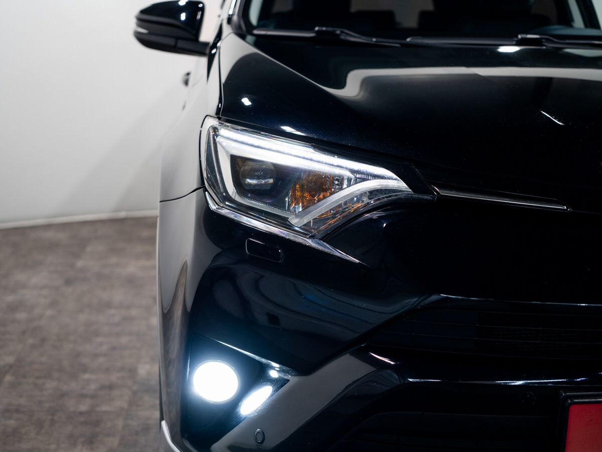 Toyota RAV4 2017 - фото автомобиля