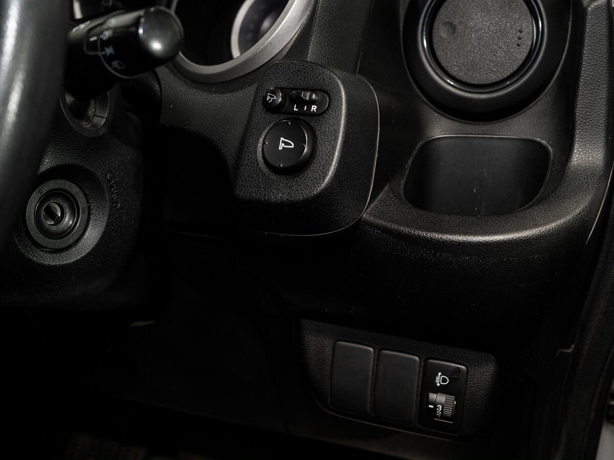 Honda Fit 2010 - фото автомобиля