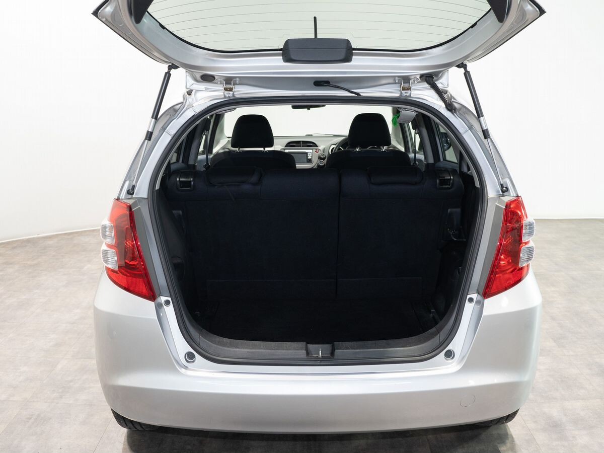 Honda Fit 2010 - фото автомобиля