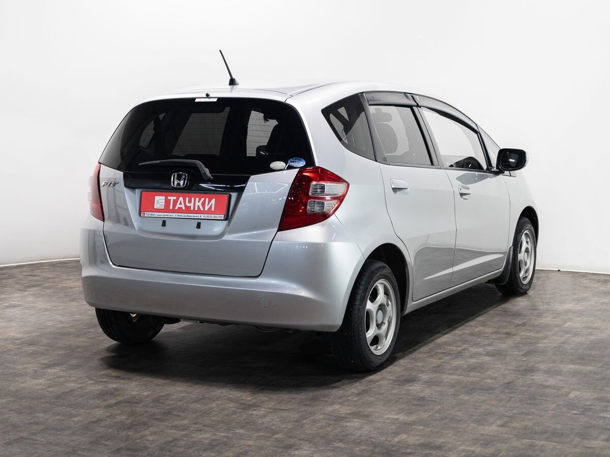 Honda Fit 2010 - фото автомобиля