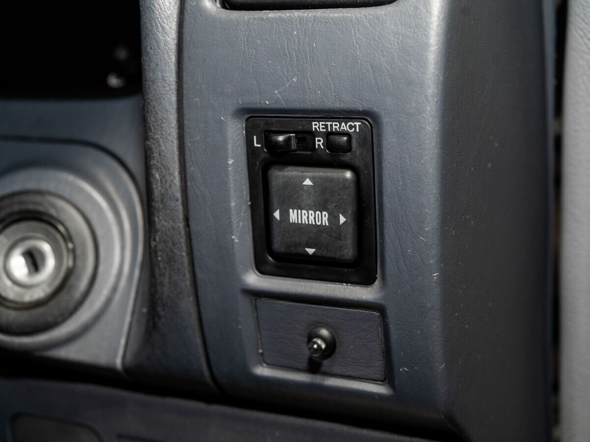 Toyota Land Cruiser Prado 2000 - фото автомобиля